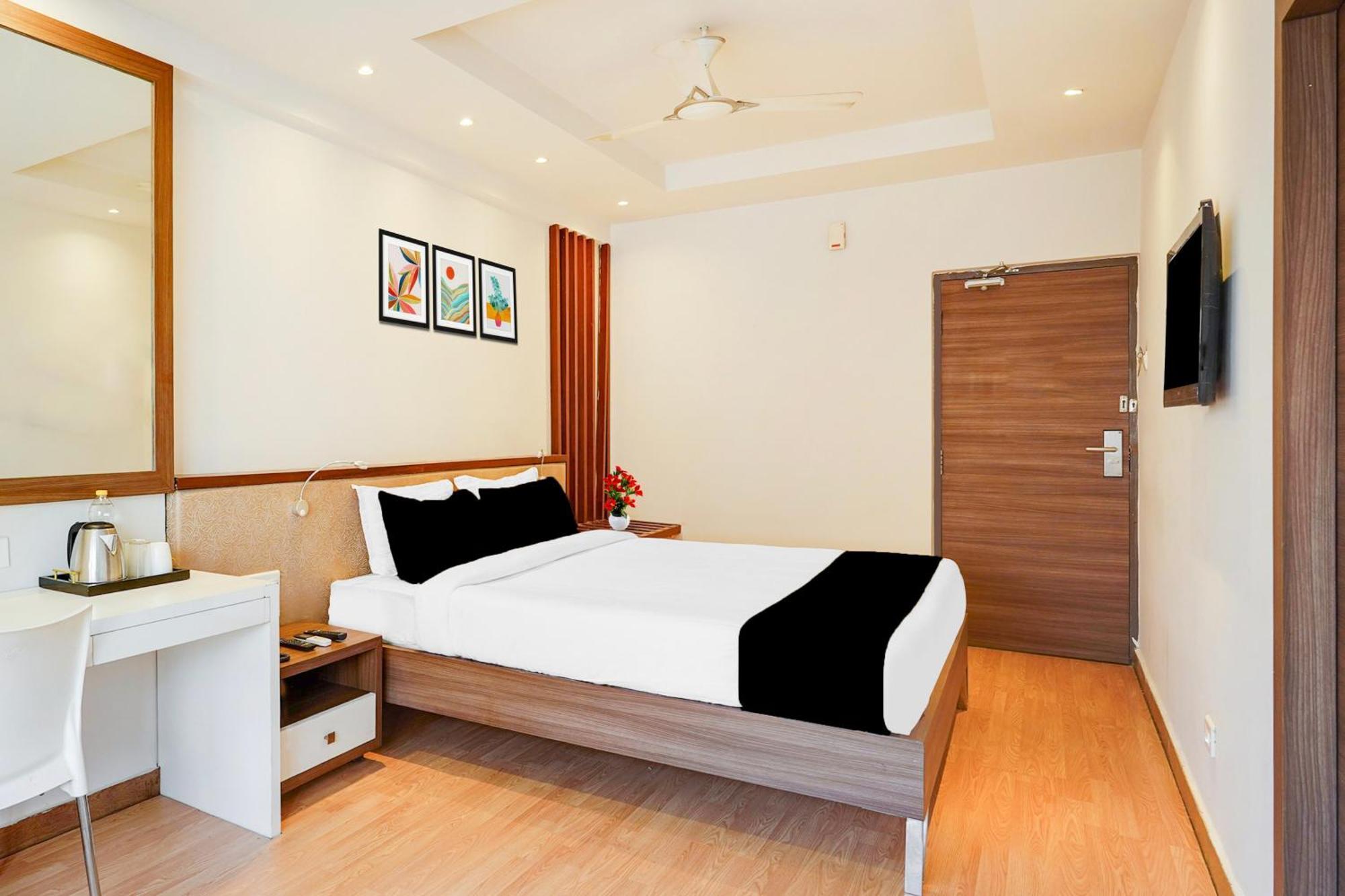 Super Townhouse Oak Kodambakkam Formerly Cine City Chennai Luaran gambar