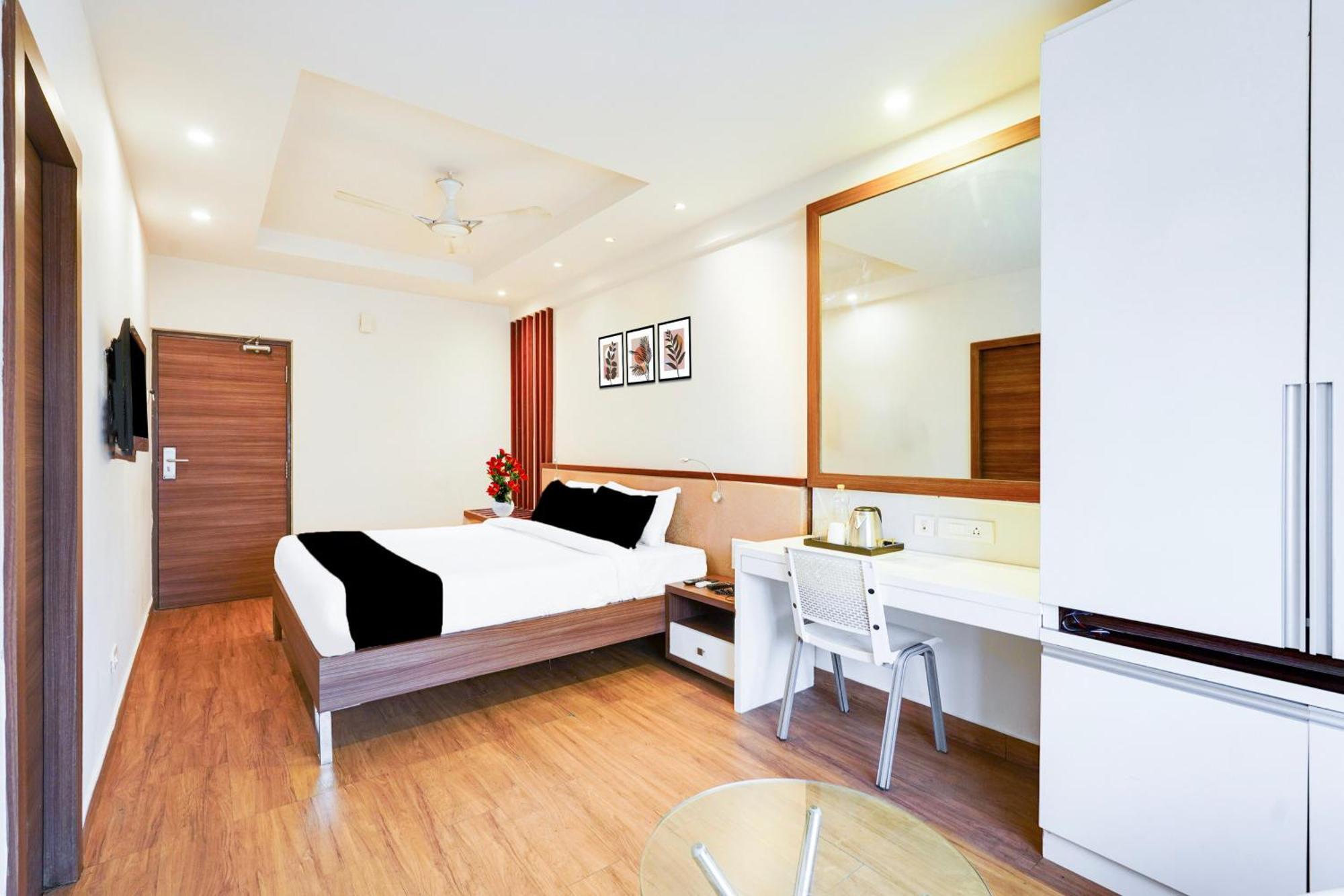 Super Townhouse Oak Kodambakkam Formerly Cine City Chennai Luaran gambar