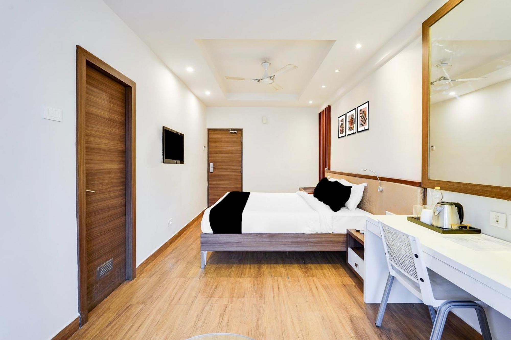 Super Townhouse Oak Kodambakkam Formerly Cine City Chennai Luaran gambar